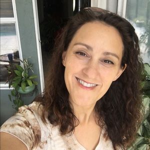 Meet your Posher, Lori